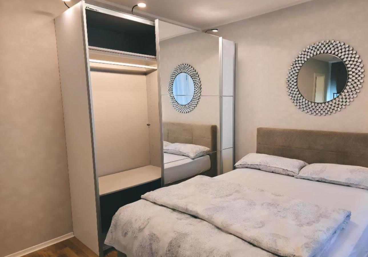 Zentrale Design-ferienwohnung Mit Balkon Und Stellplatz In - Apolonialiving