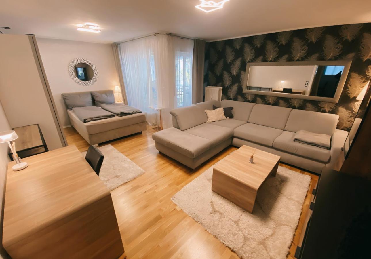 Apartment Zentrale Design-ferienwohnung Mit Balkon Und Stellplatz In - Apolonialiving Karlsruhe