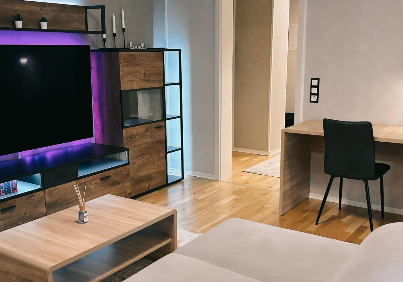 Apartment Zentrale Design-ferienwohnung Mit Balkon Und Stellplatz In - Apolonialiving